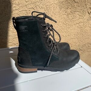 Sorel black leather and suede military combat boots size 5.5